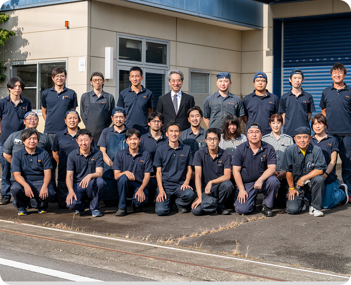 RECRUIT 採用情報 1つ1つの精巧な商品が私たちの誇りです。